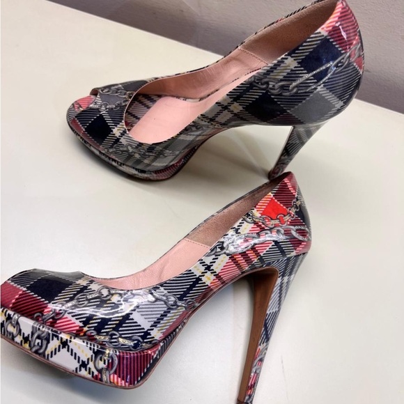 Les copains Red and Blue High Heeled Peep-Toe Pumps - Picture 4 of 8